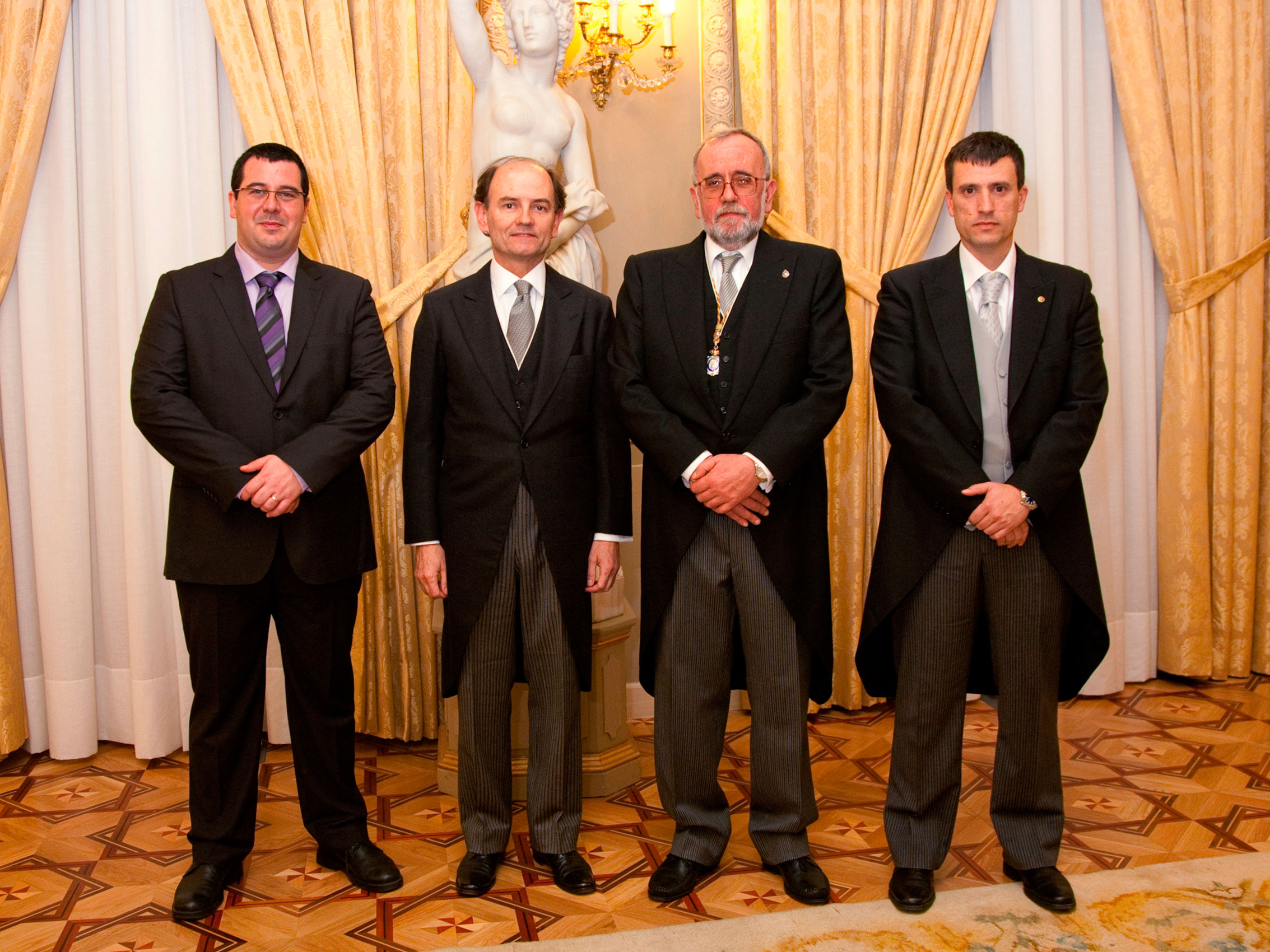 De izquierda a derecha, Alex Ramírez, Premio "Agustín de Betancourt"; Carlos Palacio Oriol, Presidente de TALGO, Premio Academiae Dilecta; Aníbal Figueiras Vidal, Presidente de la RAI, y Francisco Falcone, Premio "Juan López de Peñalver"